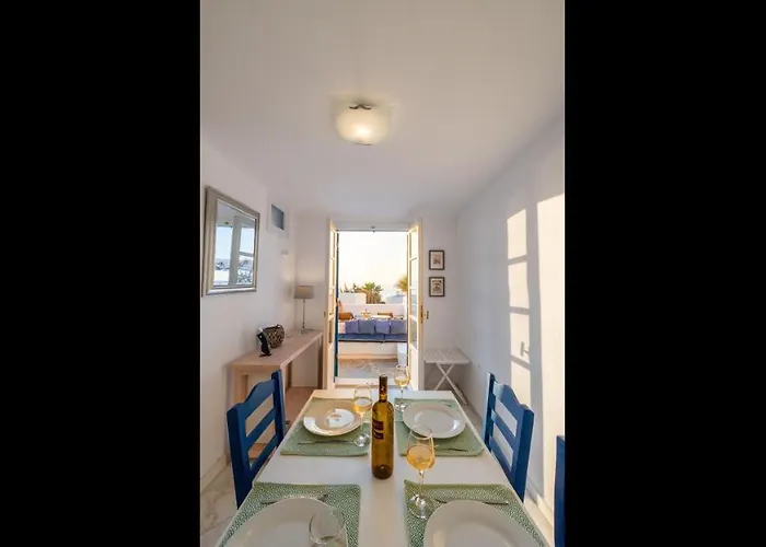 House With Seaview Nyaraló